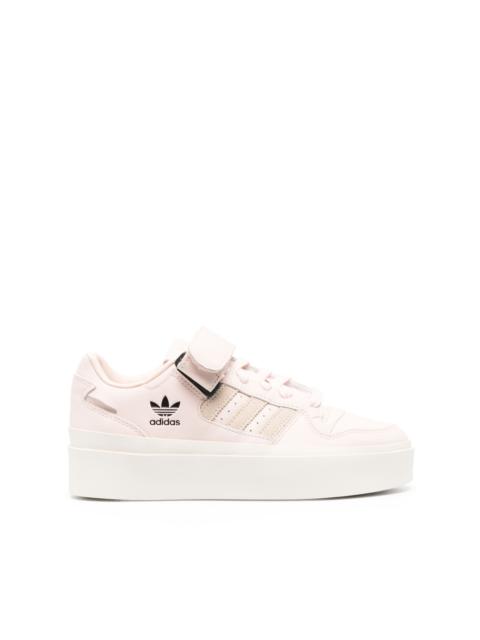 touch-strap low-top sneakers