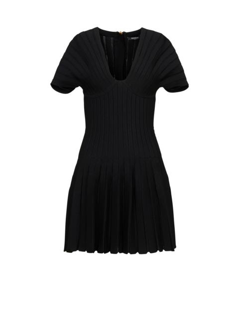 Short pleated knit dress