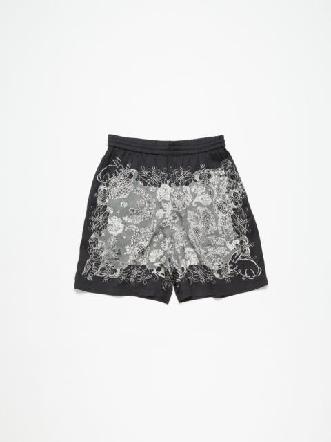 Print shorts - Black/Ecru