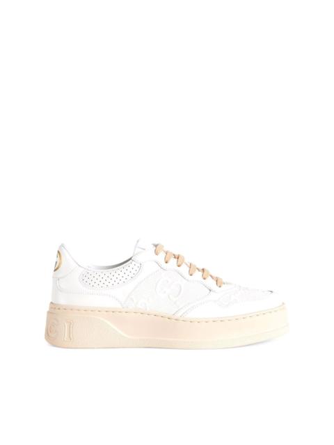 GUCCI 여성 GG 엠보싱 스니커