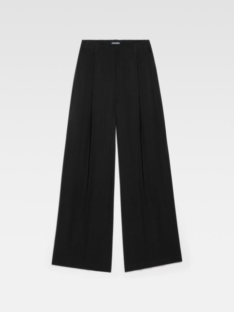 JACQUEMUS Le pantalon Salti