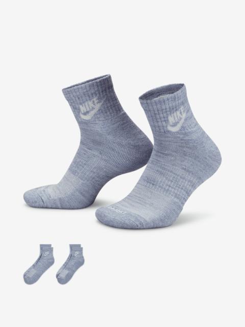 Nike Nike Everyday Plus Cushioned Ankle Socks
