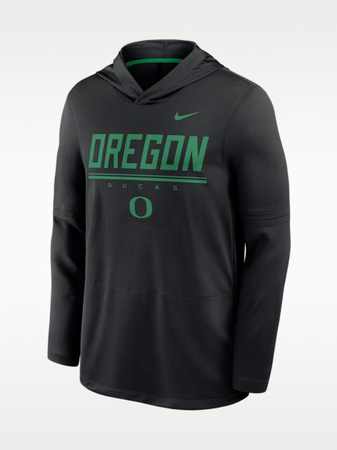 Nike Oregon Sideline Men's Nike Dri-FIT College Long-Sleeve Hooded Top
