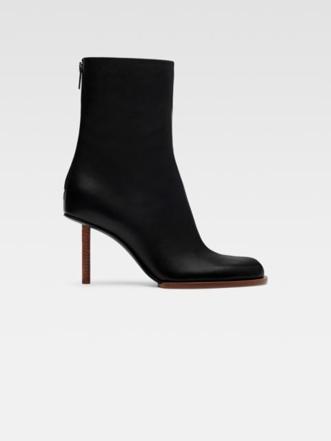 JACQUEMUS Les bottines rond carré