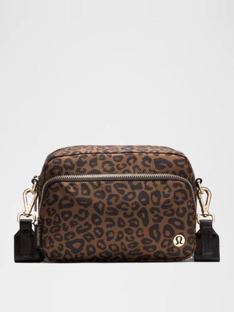 lululemon Everywhere Crossbody Bag 2L *Metal Hardware