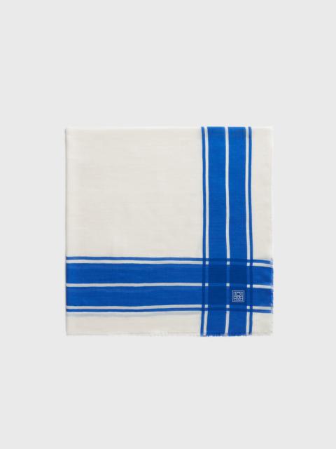 Totême Wool silk blanket scarf blue/ecru