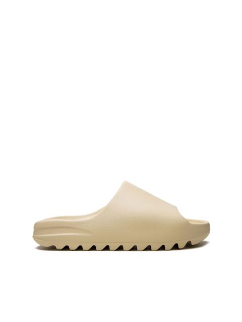 YEEZY YEEZY "Bone (2022 Restock)" slides
