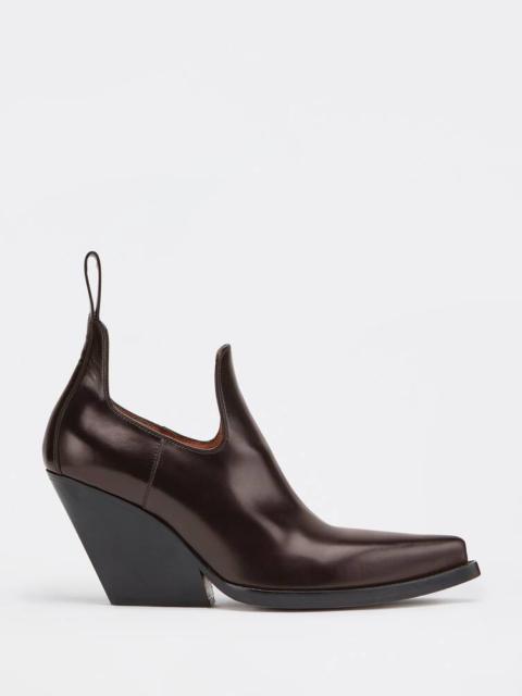 Bottega Veneta lean