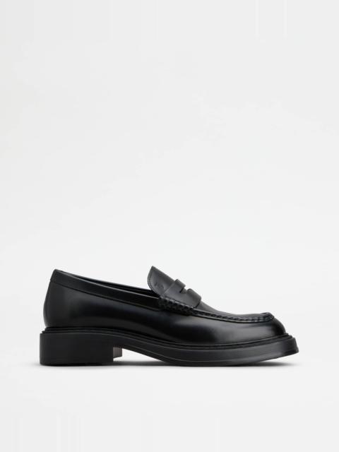 Tod's LOAFERS IN LEATHER - BLACK