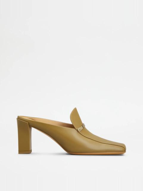 Tod's MULES IN LEATHER - BROWN