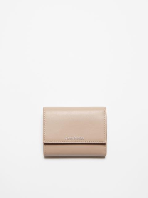 Trifold leather wallet - Taupe beige