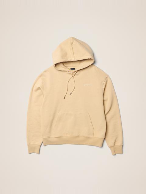 Le sweatshirt brodé