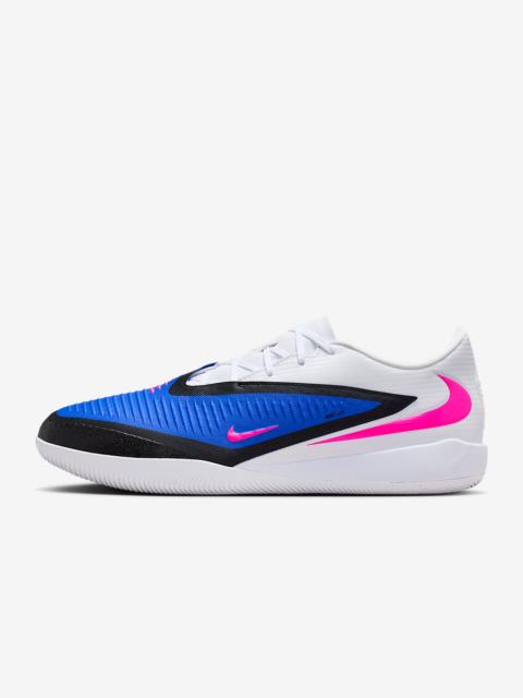 Nike Phantom 6 Low Academy Indoor/Court Soccer Shoes