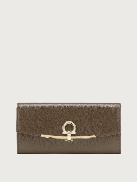 FERRAGAMO Gancini continental wallet