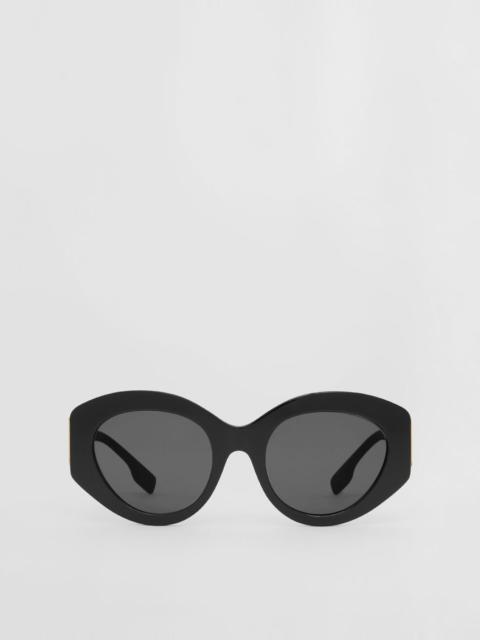 Burberry Hardware Detail Cat-eye Frame Sunglasses