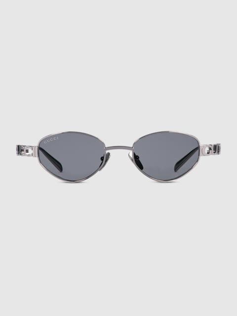 GUCCI Oval frame sunglasses