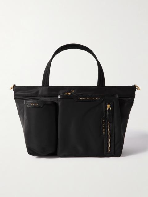 Anya Hindmarch 미니 E / W 멀티 포켓 토트 백
