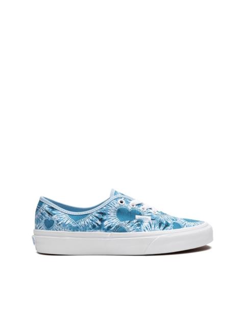 Authentic tie-dye heart sneakers