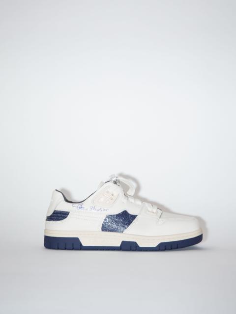 Acne Studios Low top sneakers - White/blue