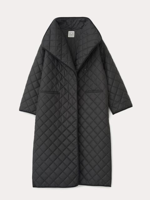 Totême Signature quilted coat black