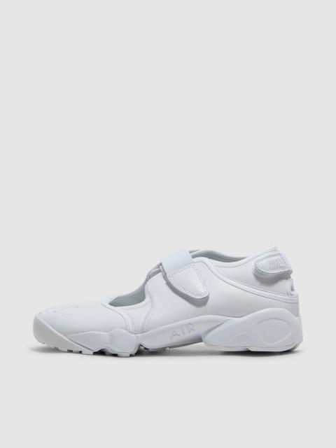 Air rift sneaker