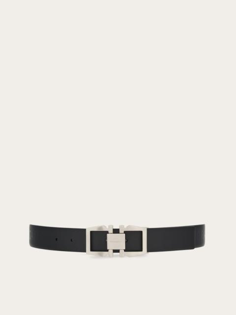 Adjustable belt with Gancini buckle
