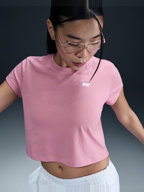 Nike Sportswear Club Women's Short-Sleeve Cropped Graphic T-Shirt