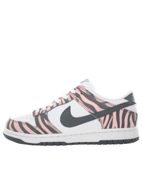 Nike (WMNS) Nike Dunk Low 'Zebra' 307380-101