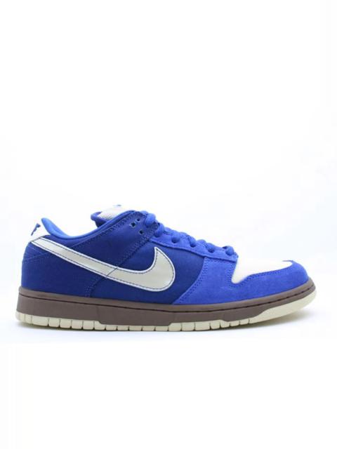 Nike SB Dunk Low Gold Rail