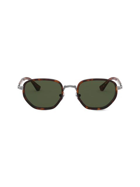 tortoiseshell tinted sunglasses