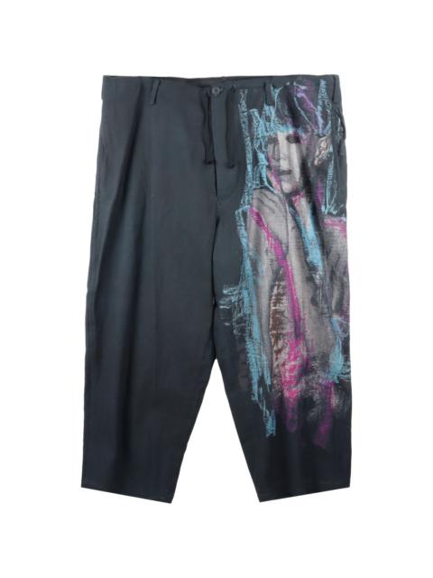 graphic-print pleated tapered trousers