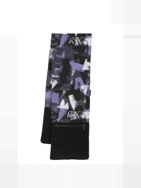 abstract-print quilted scarf