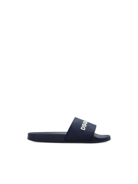 DSQUARED2 logo slides