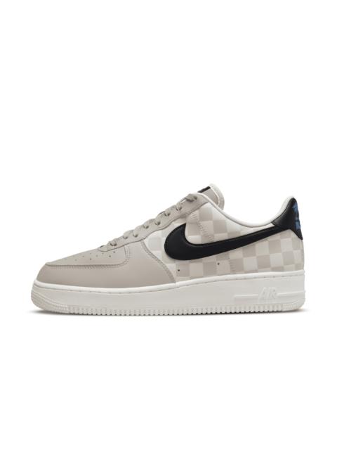 Nike Men's Air Force 1 '07 QS Shoes