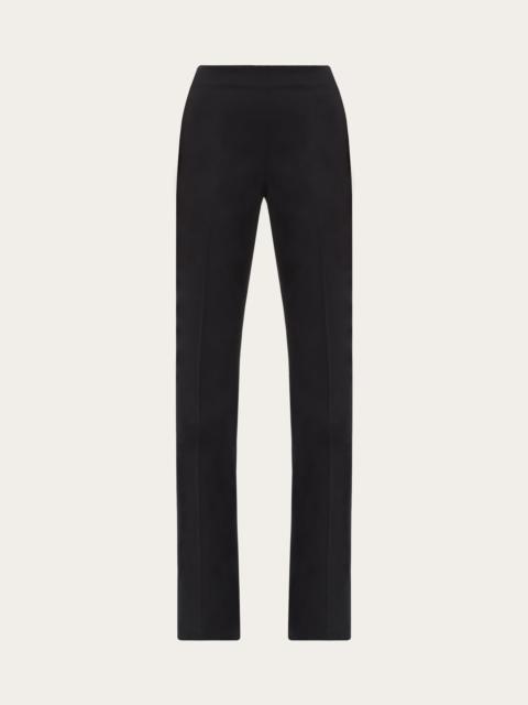 パンツ FERRAGAMO SS23 Black crepe pant (13C444761713 NERO) Ferragamo Black Crepe Pant Elegant Style Comfort – LOZURI®