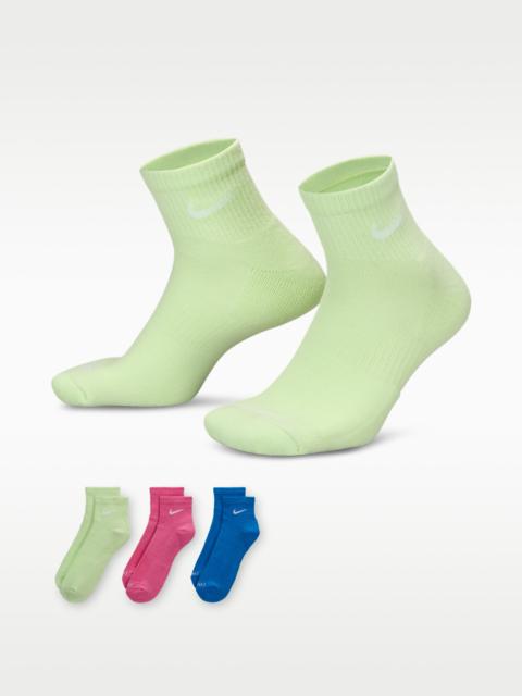 Nike Nike Everyday Plus Cushioned Training Ankle Socks (3 Pairs)