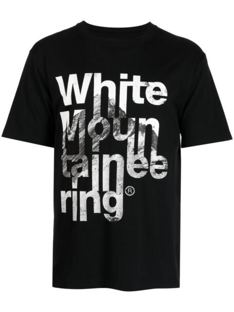 White Mountaineering 로고 인쇄 면 T 셔츠