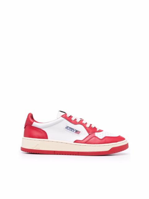 【送料&関税込】Autry Low Medialist Sneakers Autry Medalist Low Sneaker White Silver Leather