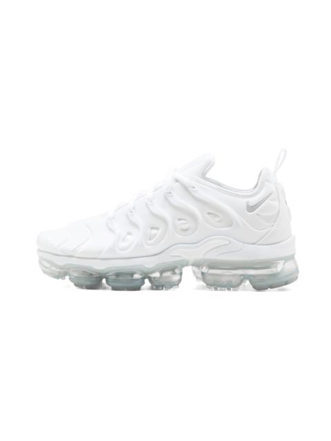 vapor max plus triple white