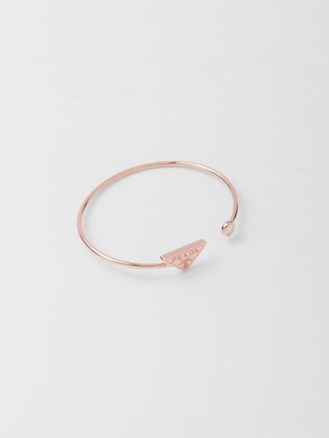Eternal Gold bangle bracelet in pink gold with diamond