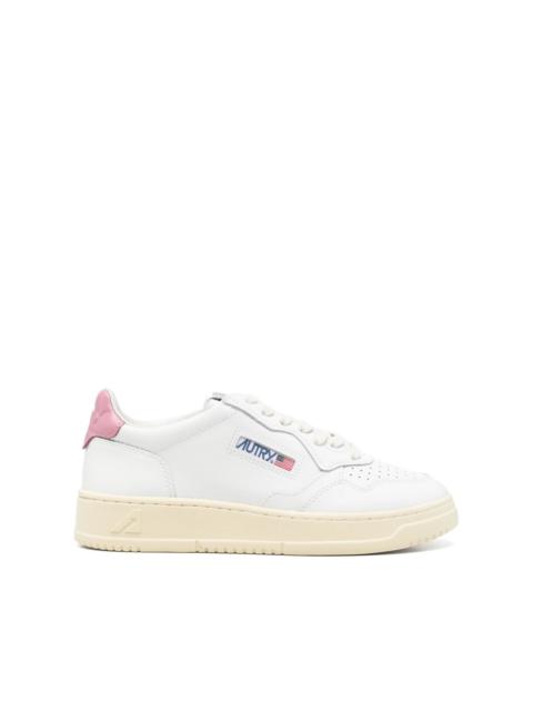 Medalist low sneakers