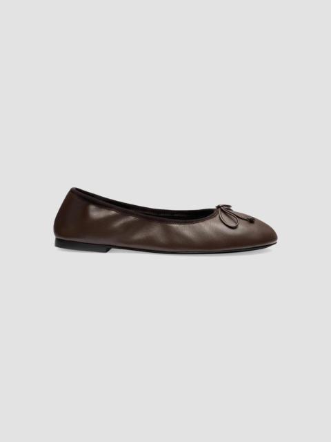 Stuart Weitzman Women's Nia Ruched Leather Ballet Flats - Walnut