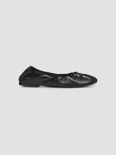 Stuart Weitzman Women's Nia Ruched Leather Ballet Flats - Black