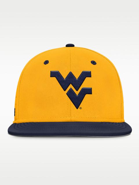 Nike West Virginia Mountaineers Dugout True Men’s Nike Dri-FIT College Fitted Hat