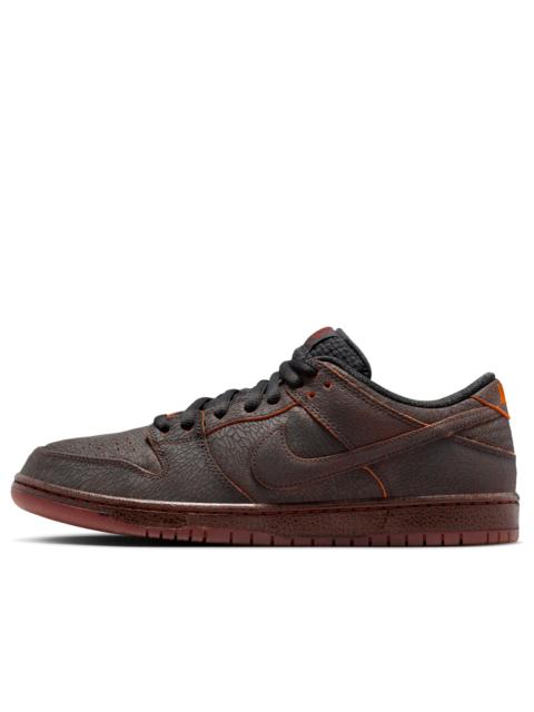 Nike Nike SB Dunk Low 'Krampus' HV1668-001