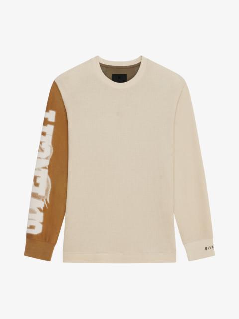 Givenchy EXTRA FITTED T-SHIRT IN COTTON WITH GIVENCHY PRINTS