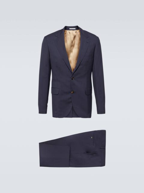 Single-breasted wool and silk suit