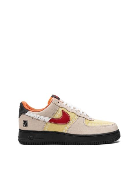 Air Force 1 Low "Somos Familia" sneakers