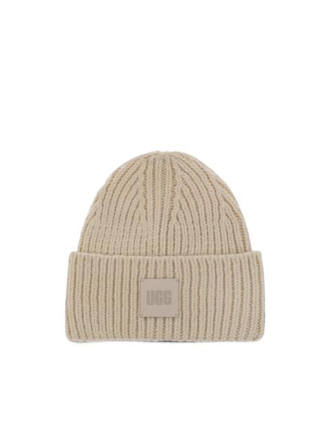 UGG logo-patch ribbed-knit beanie hat