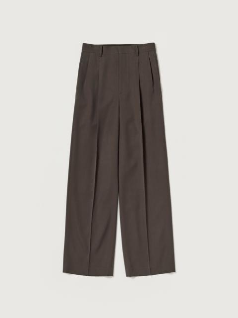AURALEE LIGHT WOOL MAX GABARDINE TWO-TUCK SLACKS